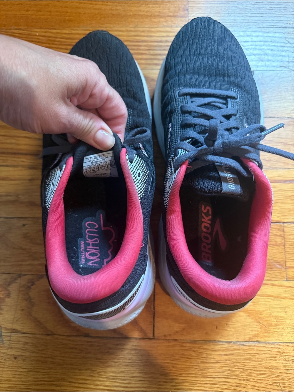Brooks Ghost 16 (Women's) Black/Ebony/Raspberry sz 8.5 - Picture 6 of 8